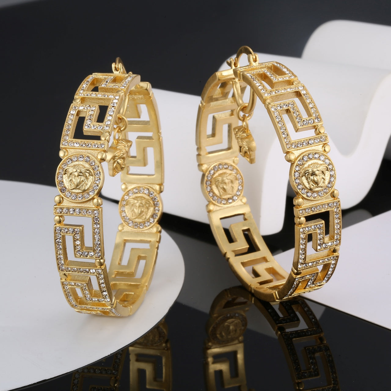 18K Ver Round Crystals Earrings