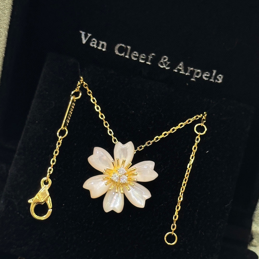 18K Rose De Noel Clip Pendant Necklace