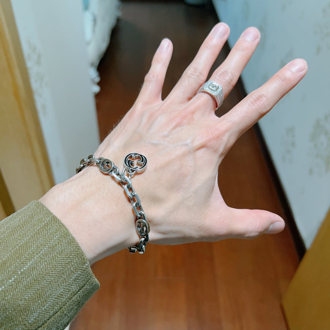 Double Gucci Interlocking Gucci Pendant Bracelet