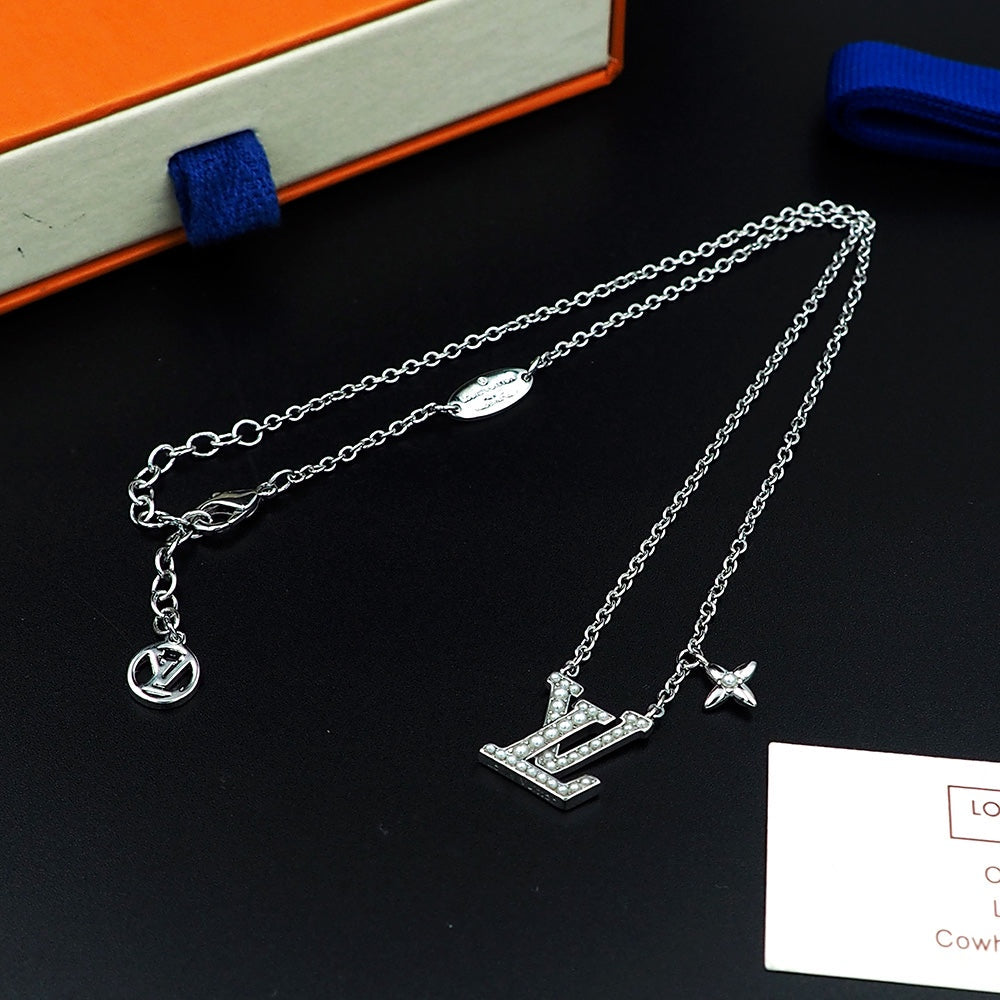 18K Gold Louis Vuitton Iconic Pearls Necklace
