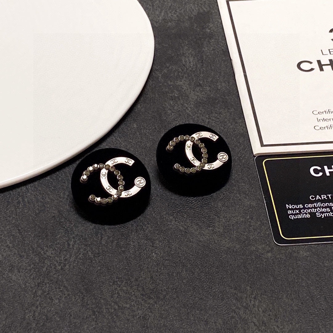 18K  Chanel Black Resin Crystals Earrings
