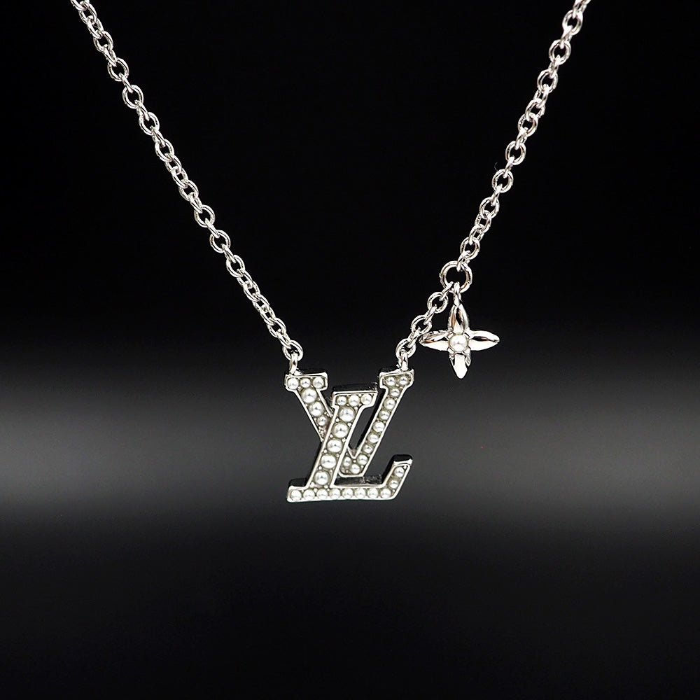 18K Gold Louis Vuitton Iconic Pearls Necklace