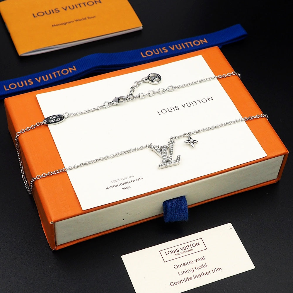 18K Gold Louis Vuitton Iconic Pearls Necklace