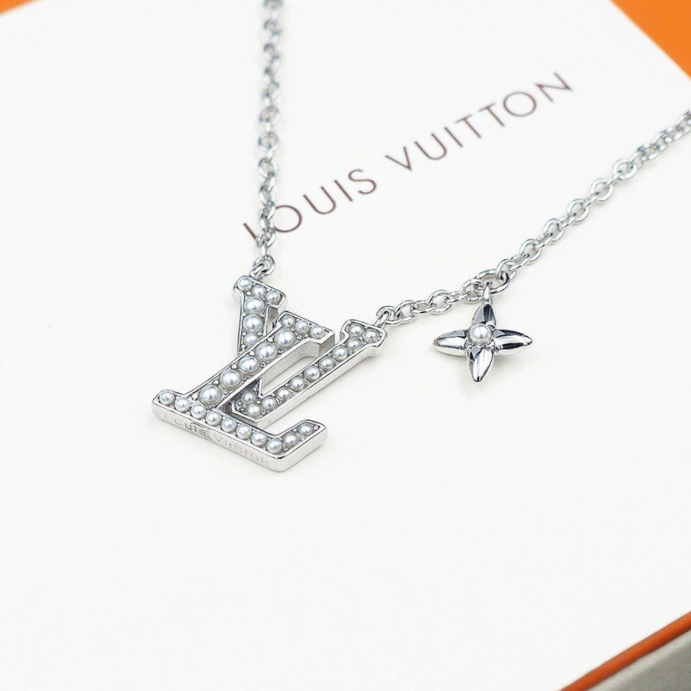 18K Gold Louis Vuitton Iconic Pearls Necklace